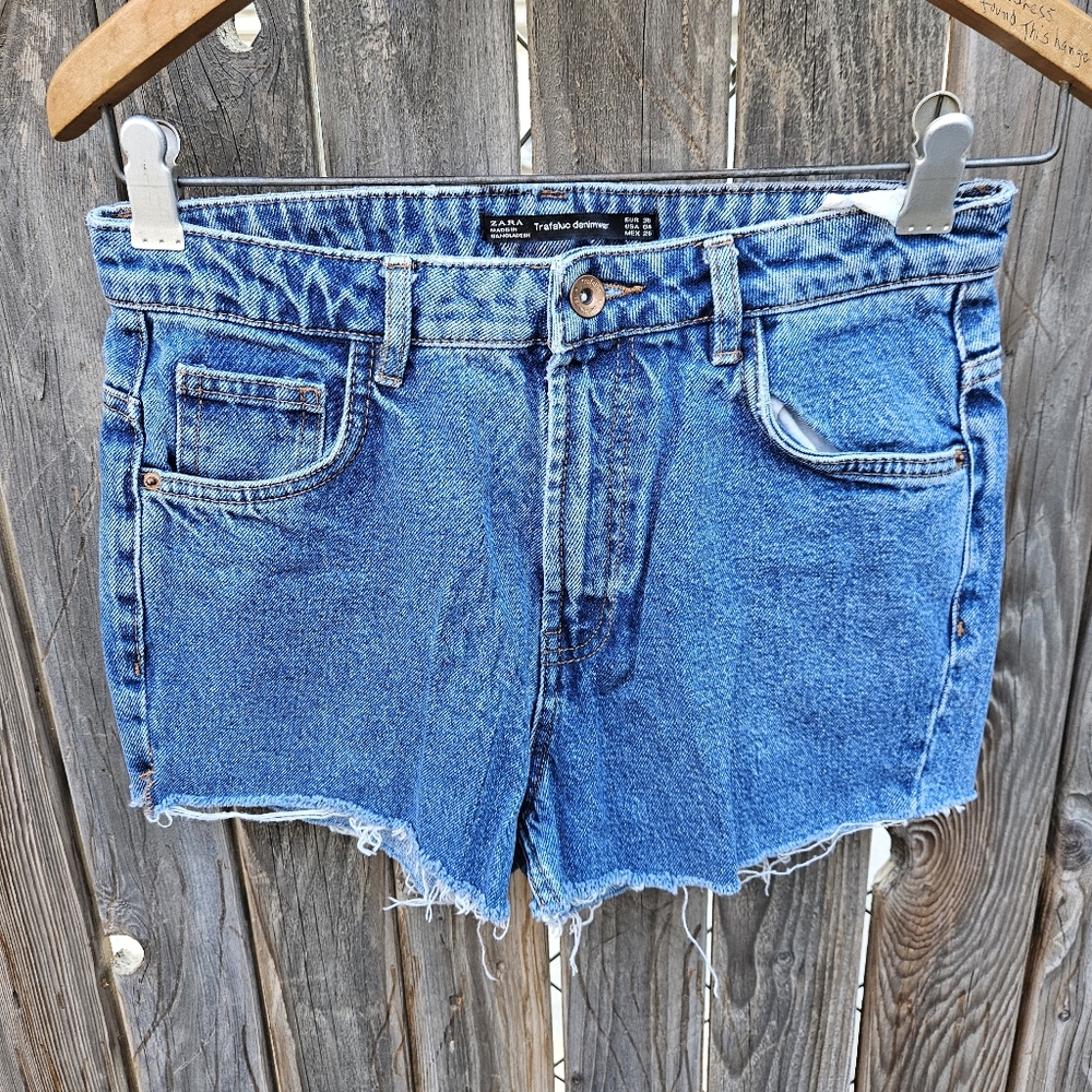 Zara Women's Distressed Blue Jean Shorts Size 4 - Picture 6 of 16